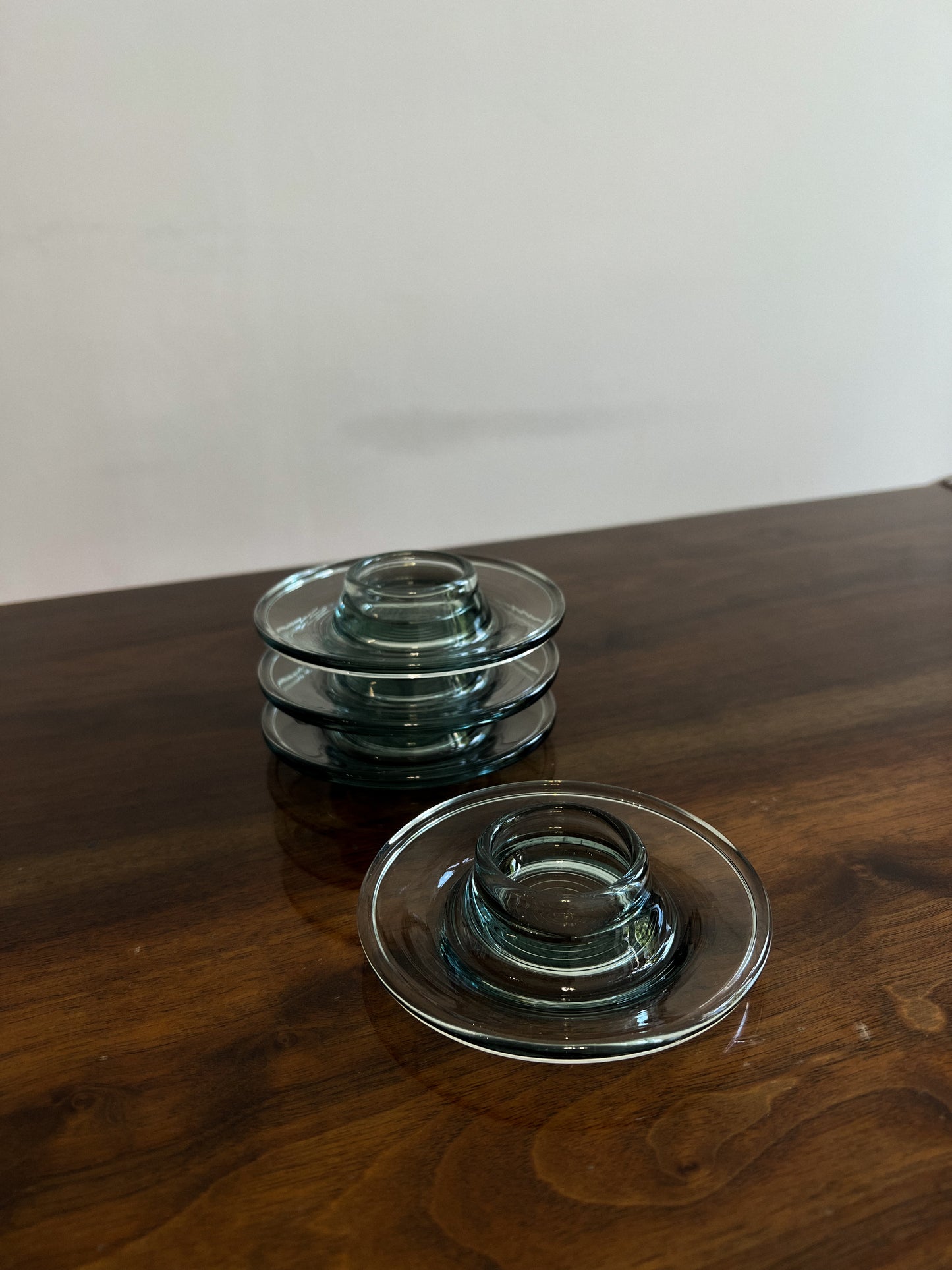 Masywna szklana podstawka na jajko