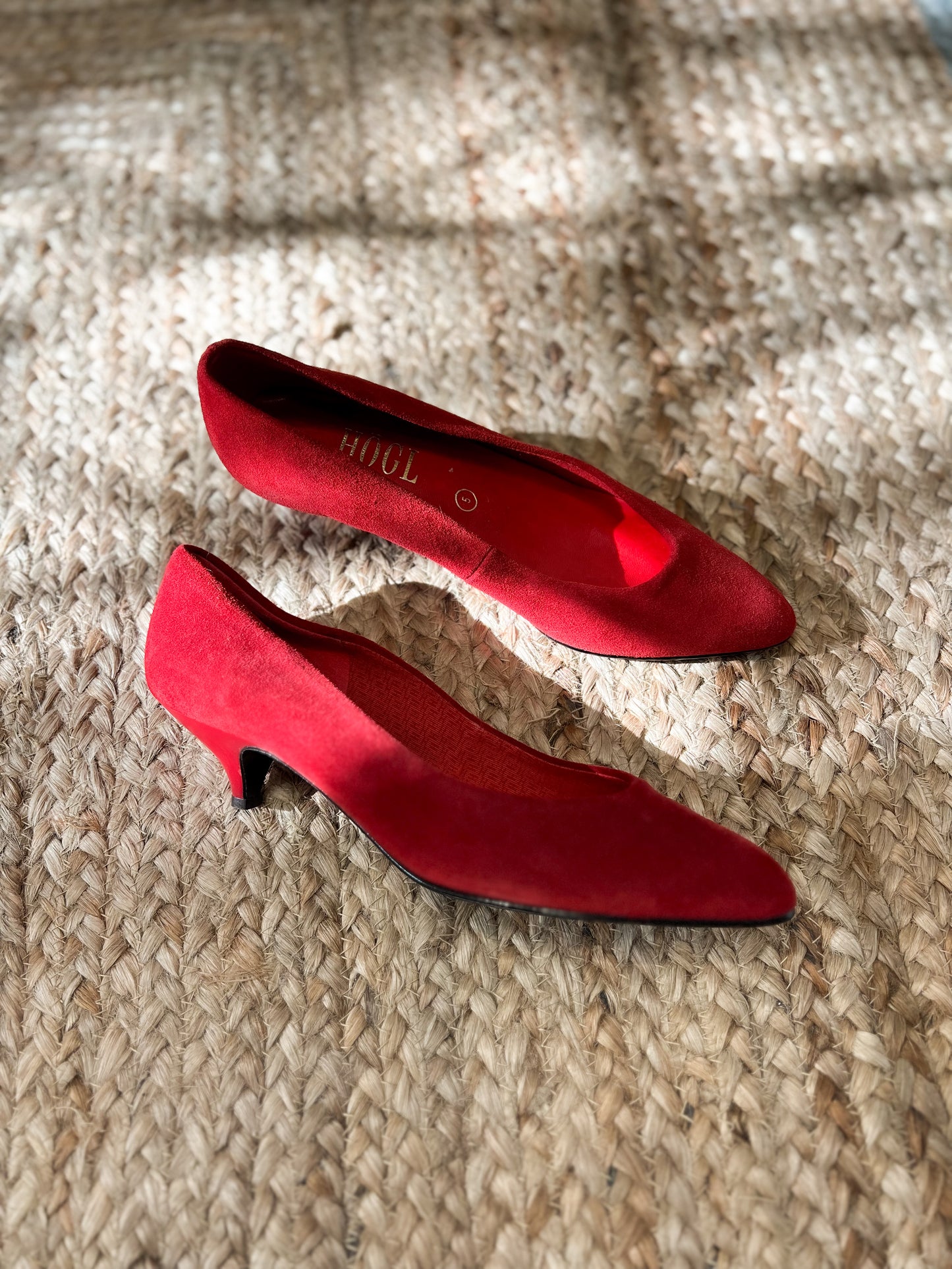 Eleganckie czerwone czółenka Högl | zamsz naturalny | 37