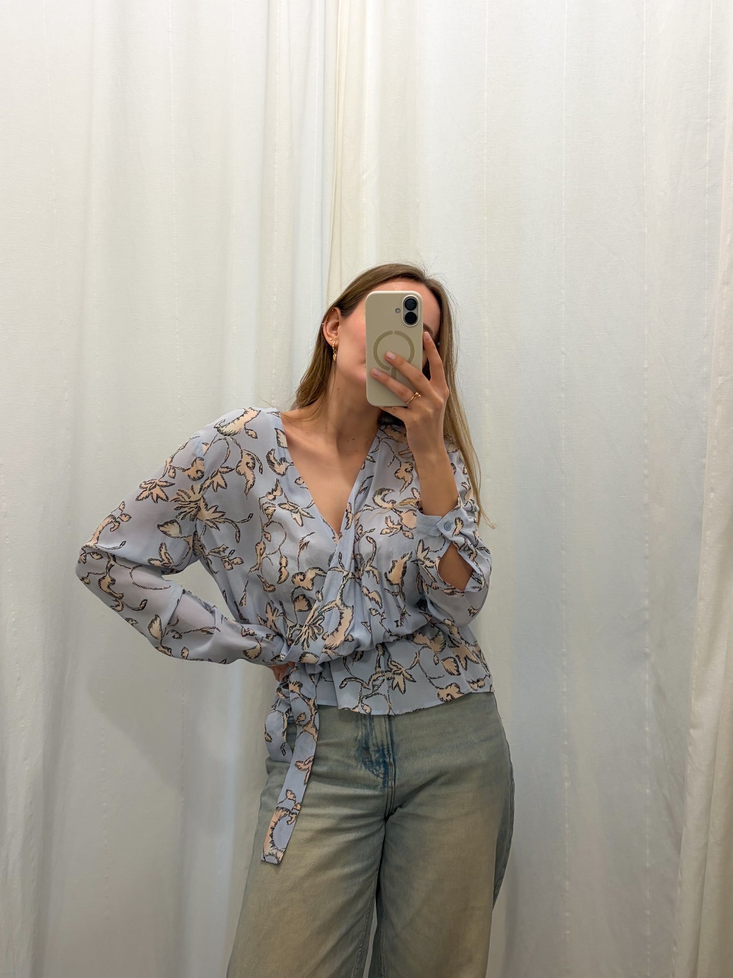 Błękitna bluzka ze 100% jedwabiu z baskinką | L-XL