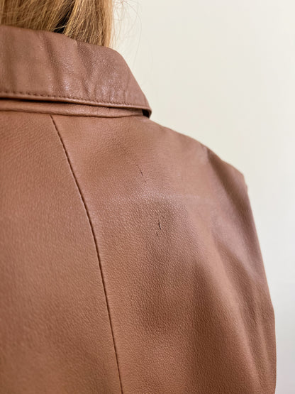 Skórzany płaszcz w ciepłym brązie | M