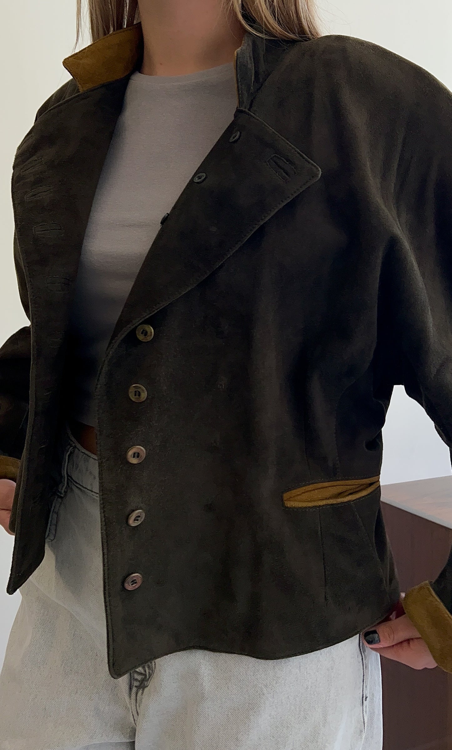 Vintage zamszowa kurtka z zarysowaniem lini ramion | M/L