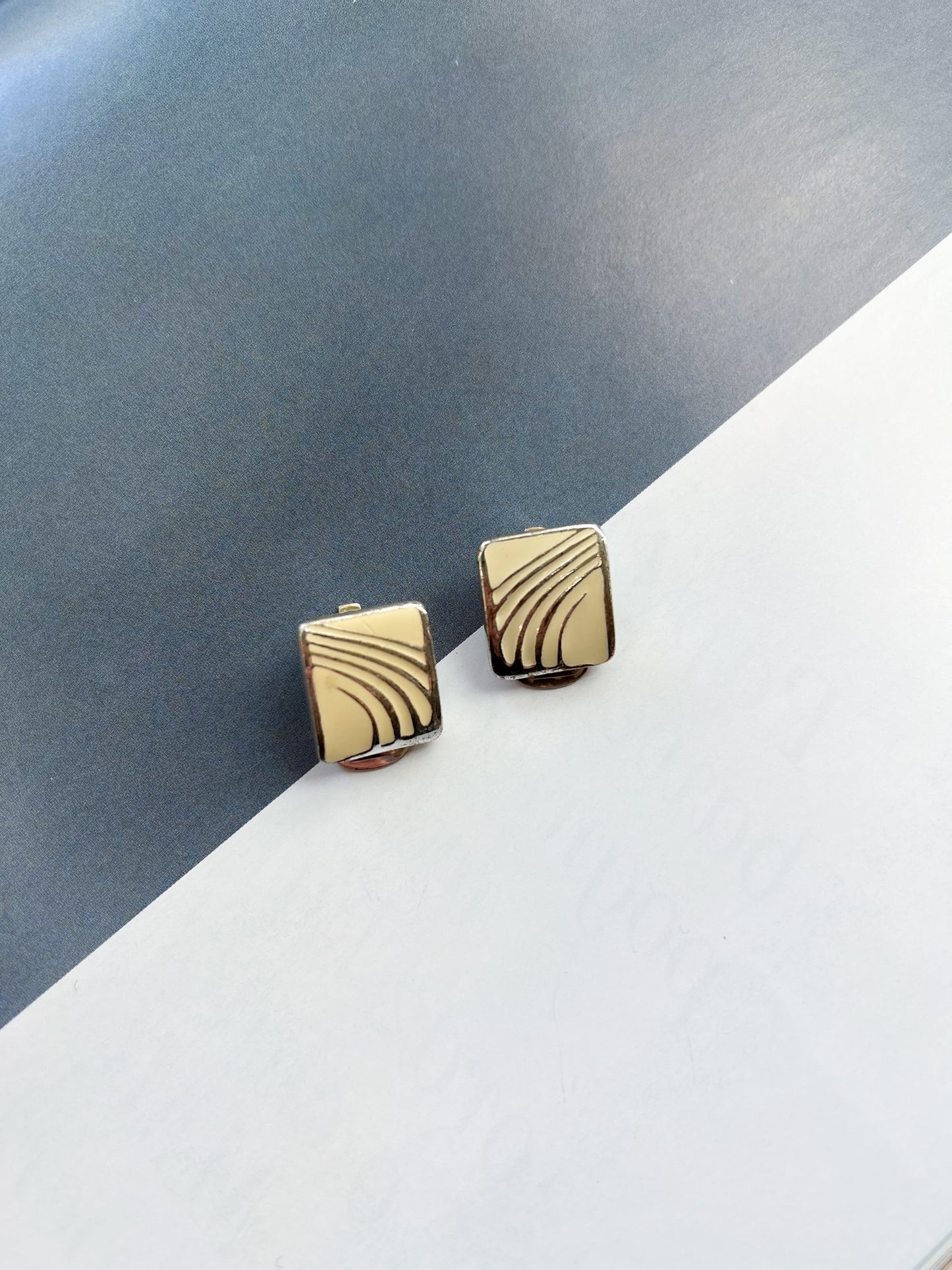 Lekkie klipsy z emalią | 80'