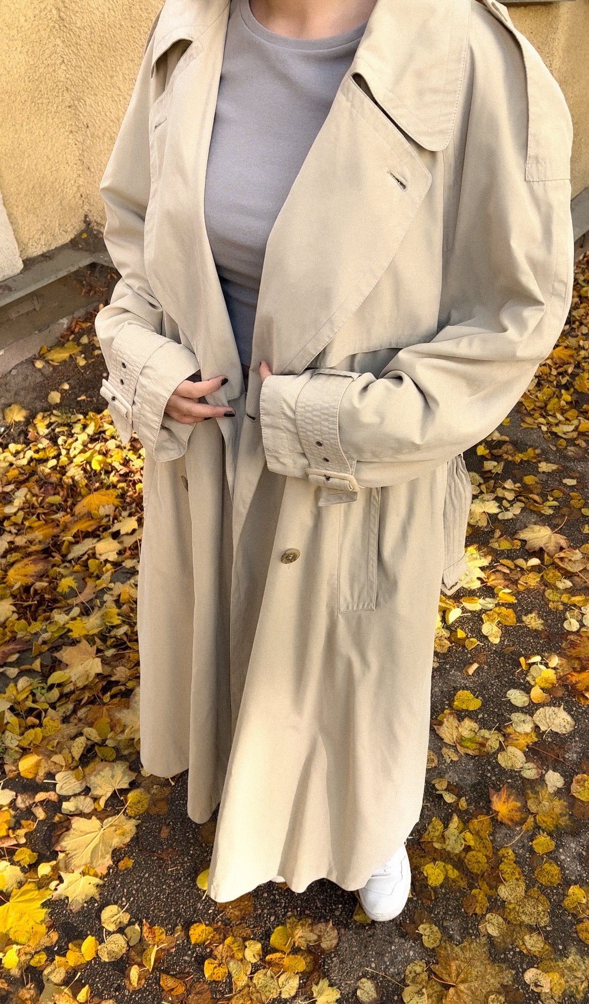 Trencz oversize z paskiem i odpinaną podszewką