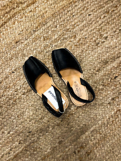 Czarne sandały Avarcas 41/41 | skóra naturalna | unisex
