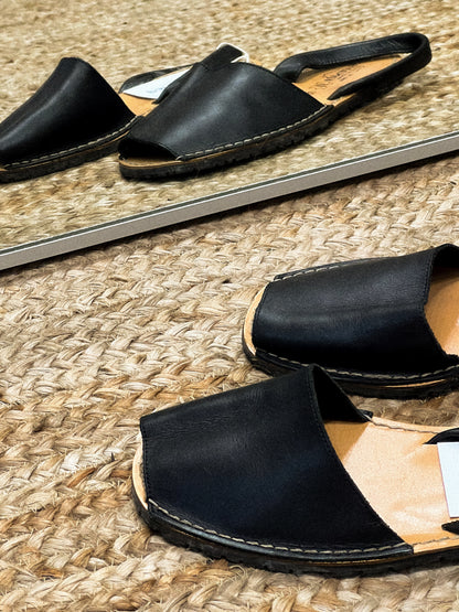 Czarne sandały Avarcas 41/41 | skóra naturalna | unisex