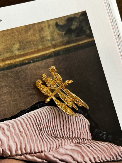 Złota broszka trzy stylizowane ptaki styl lat 60'/70'