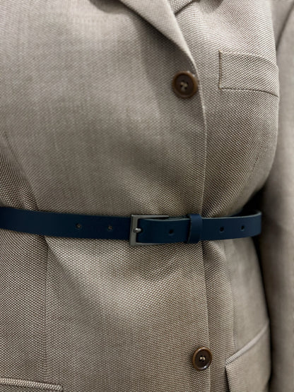 Pasek z granatowym wykończeniem | skóra naturalna | medium