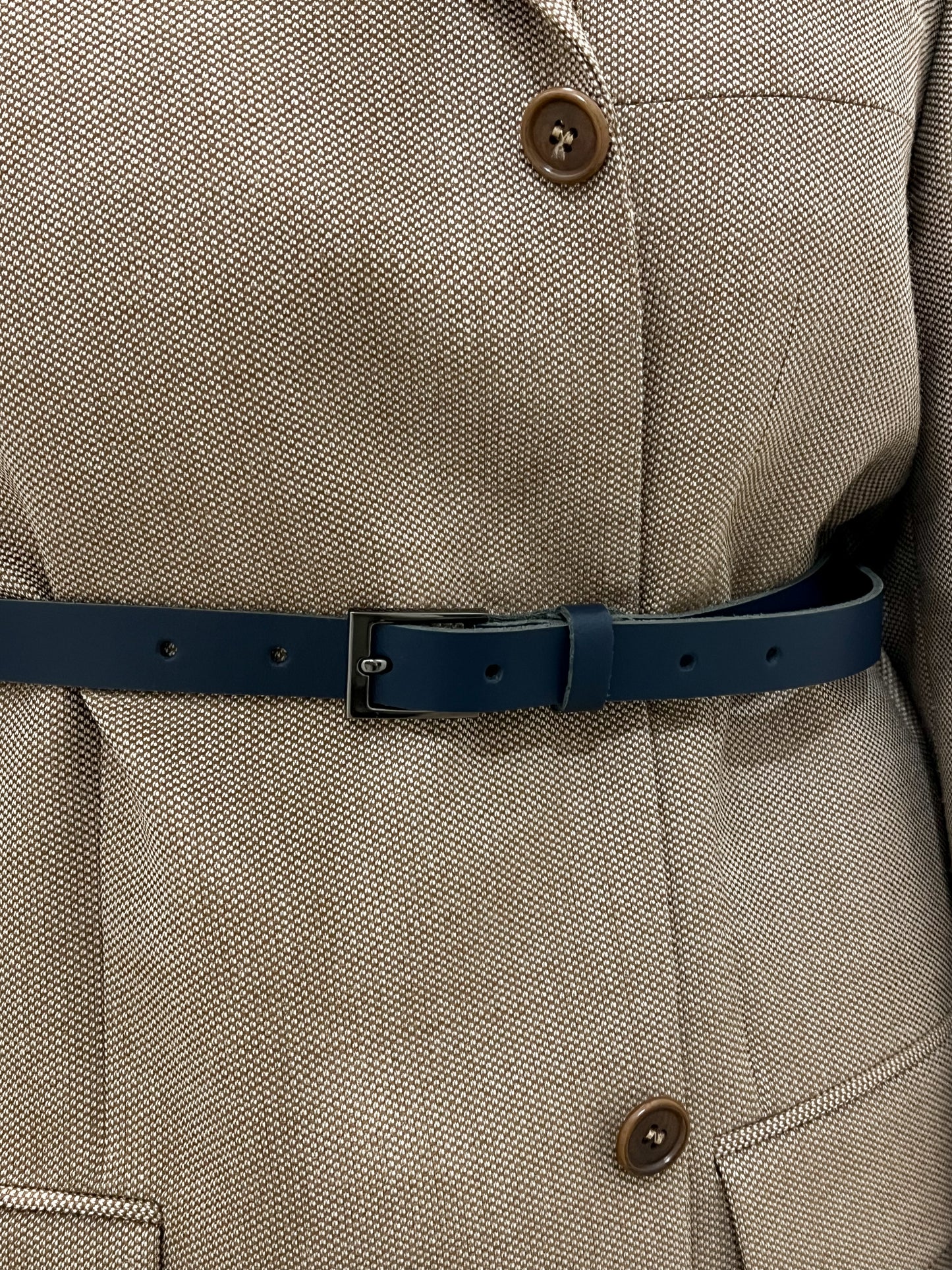 Pasek z granatowym wykończeniem | skóra naturalna | medium