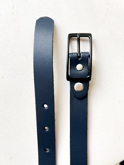 Cienki granatowy pasek | skóra naturalna | 85