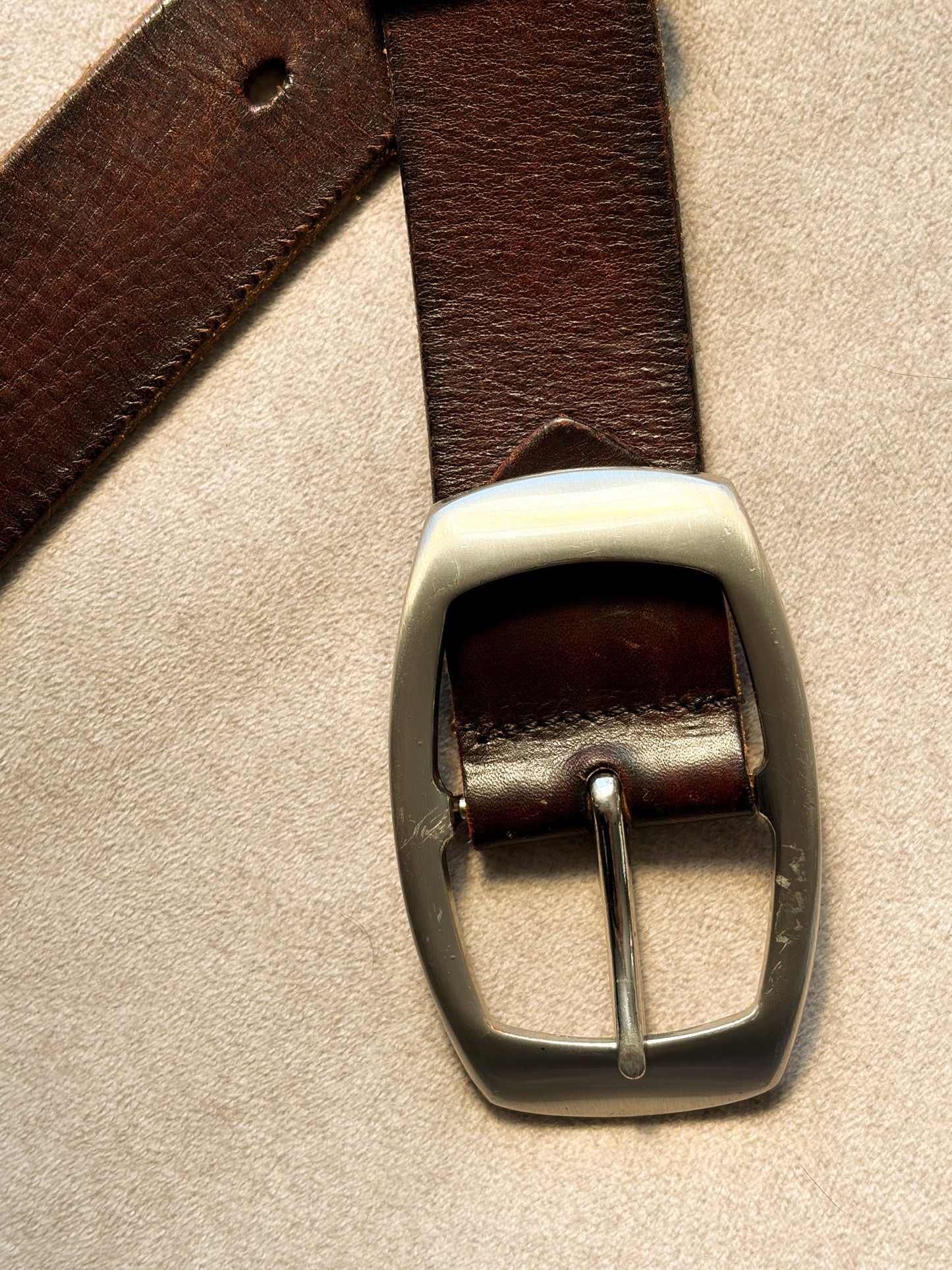 Skórzany pasek vintage z dużą srebrną klamrą | MEDIUM