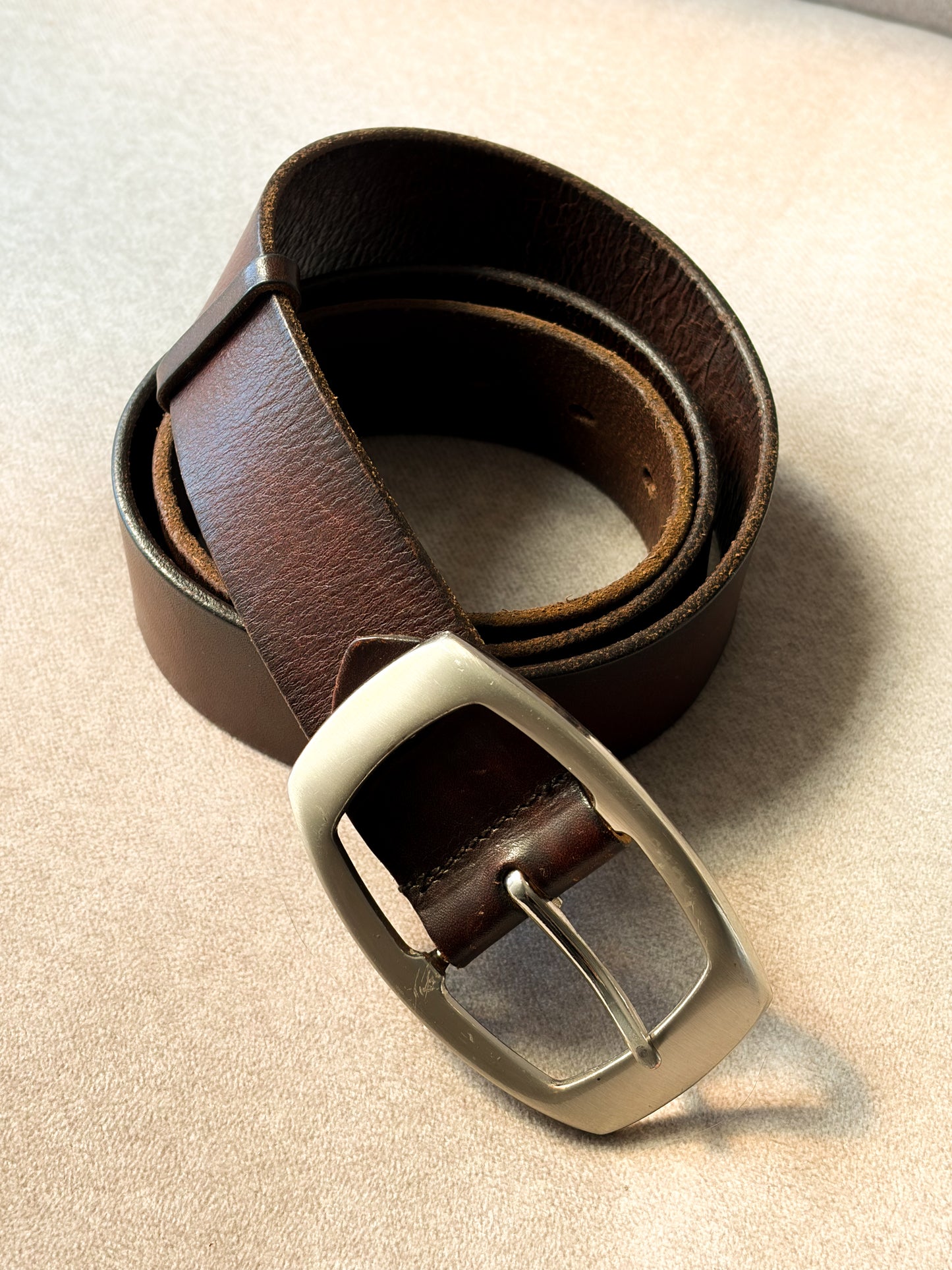 Skórzany pasek vintage z dużą srebrną klamrą | MEDIUM