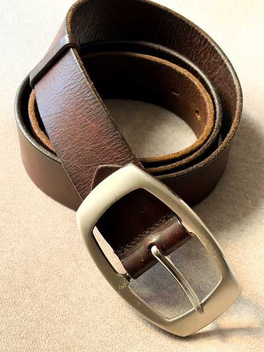 Skórzany pasek vintage z dużą srebrną klamrą | MEDIUM