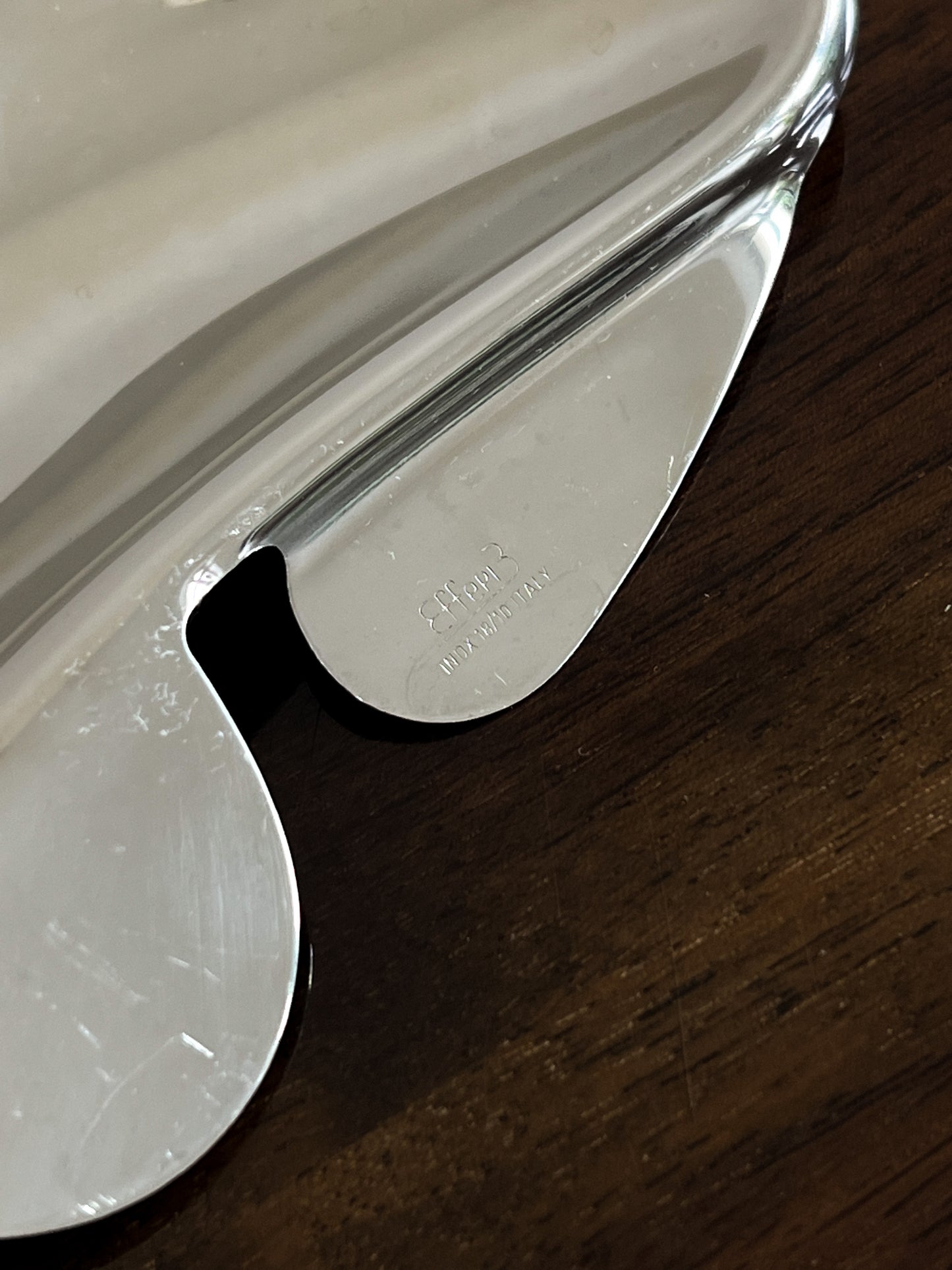 Komplet trzech stalowych klipsów do talerza marki Effepi