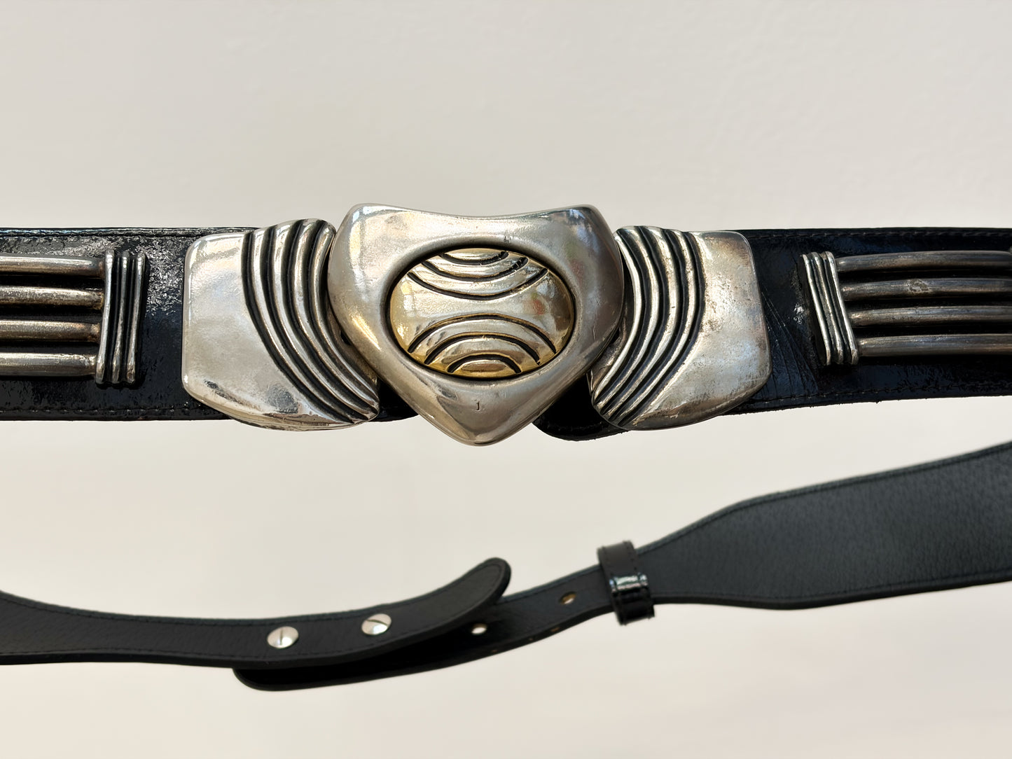 Pasek z dużą metalową klamrą skóra z połyskiem | MEDIUM 85 cm