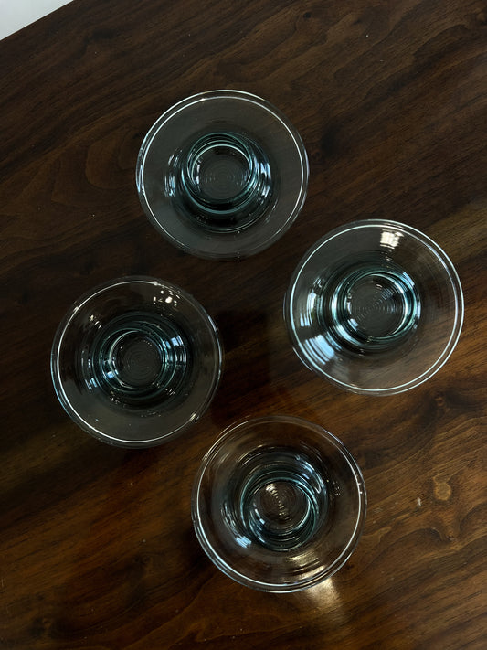 Masywna szklana podstawka na jajko