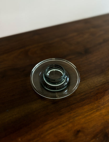 Masywna szklana podstawka na jajko