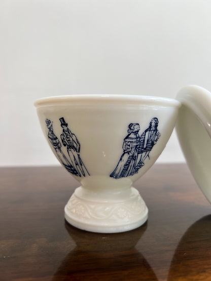 Eleganckie naczynie z mlecznobiałego szkła z pokrywką