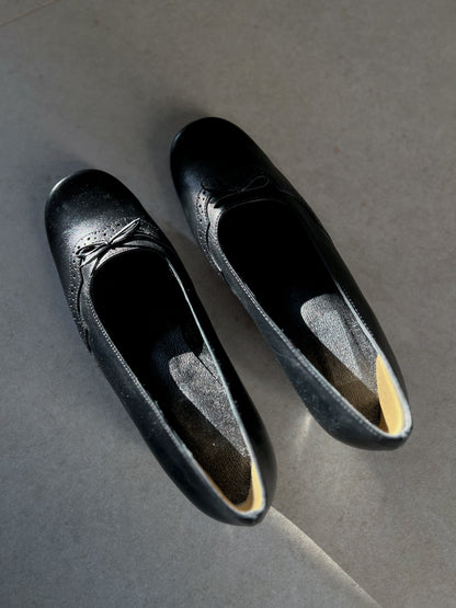 Czarne czółenka na niskim obcasie | duck toe | skóra naturalna | 37