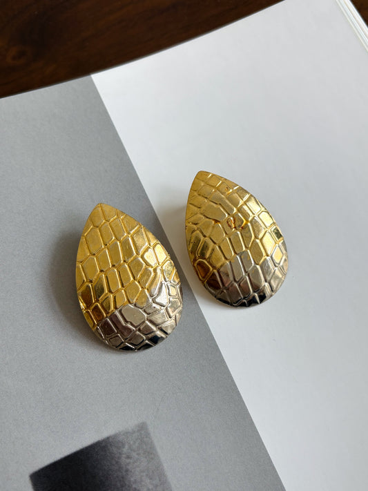 Kolczyki z motywem wężowym