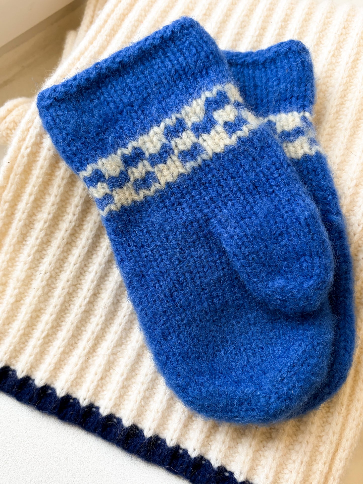 Ręcznie robione rękawiczki wełniane