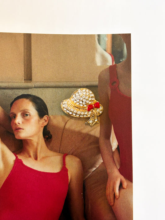 Broszka kapelusz z cyrkonią