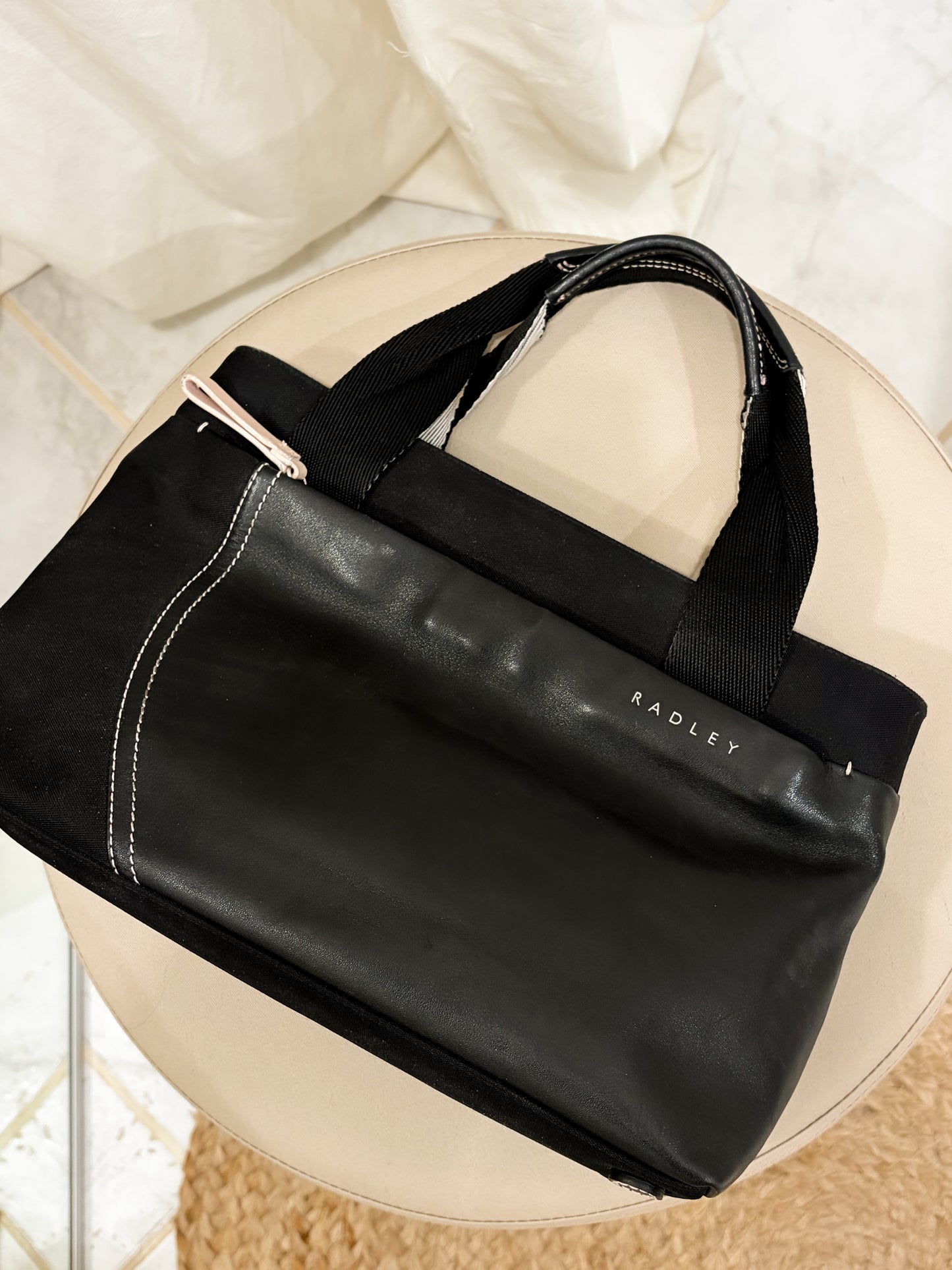 RADLEY Matweriałowa torebka do ręki ze skórą naturalną