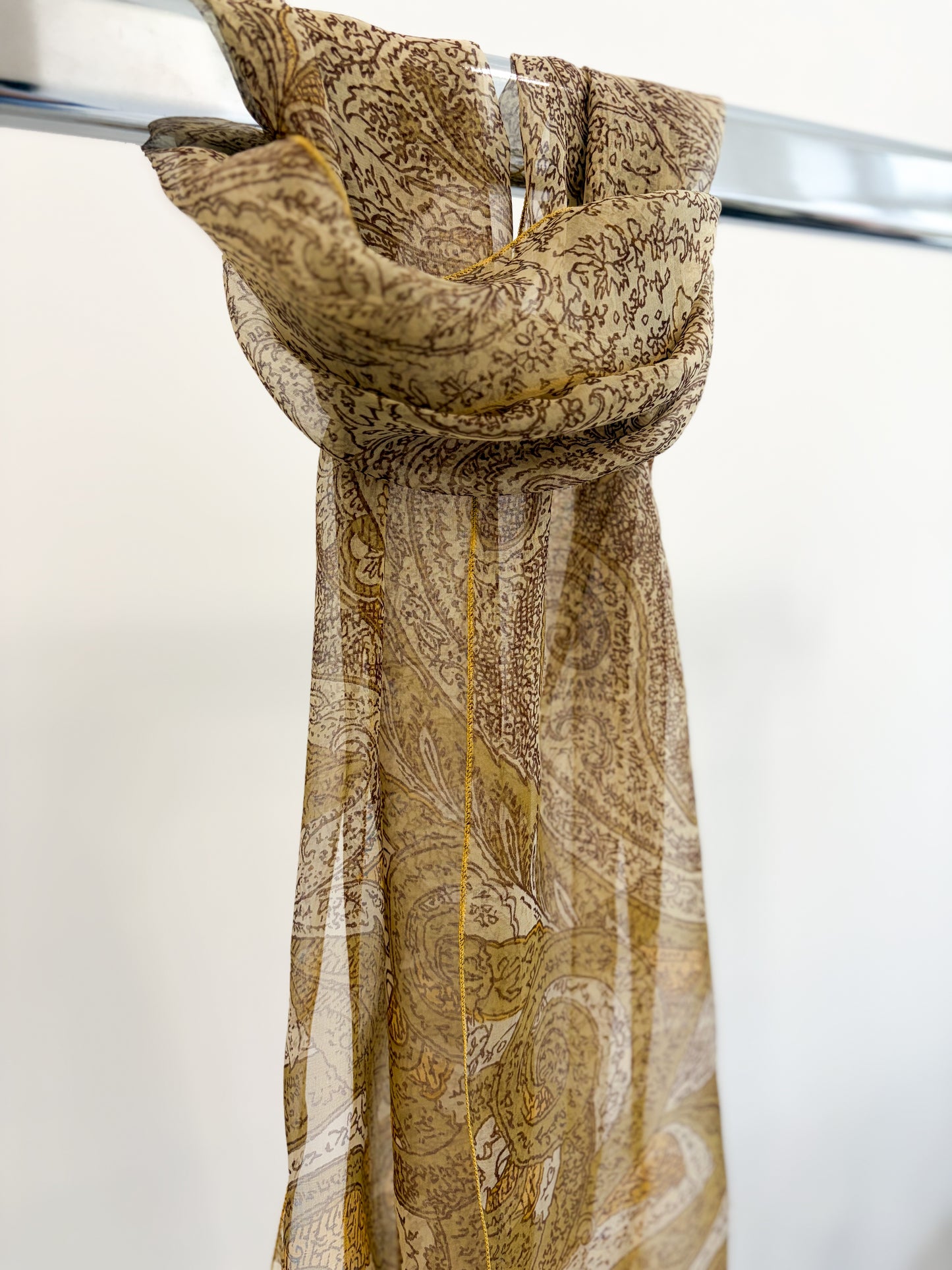 Lekka jedwabna apaszka 140x40