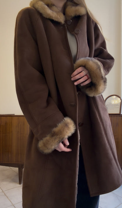 Duży kożuch z futrzanym akcentem | XL-XXL