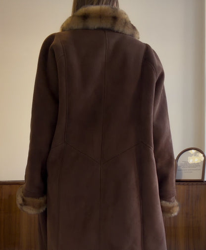 Duży kożuch z futrzanym akcentem | XL-XXL