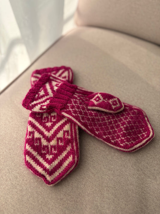 Ręcznie dziergane rękawiczki