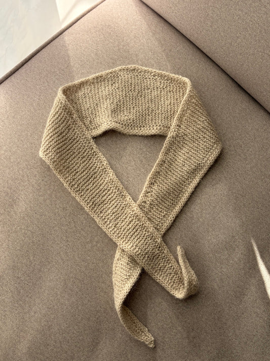 Kremowy szalik w stylu Sophie